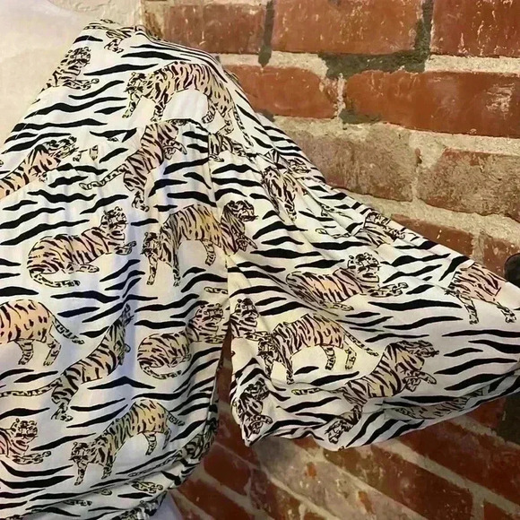 Last chance - Topshop - TIGER & ZEBRA PRINT TIE WAIST CROPPED BLOUSE US 2 XS - Picture 5 of 7